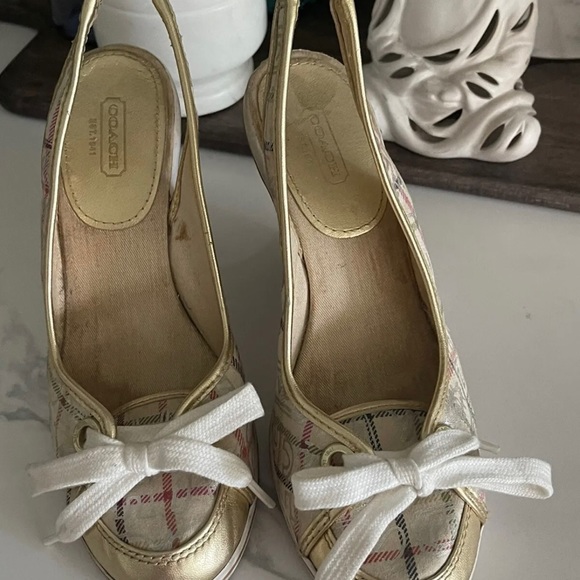 Coach wedges 7.5 - Picture 2 of 5